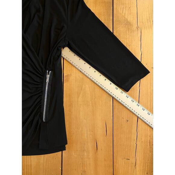 Carmen Marc Valvo Women's Black Rushed Zipper Detail Blouse.Top. Size XL - Picture 8 of 8